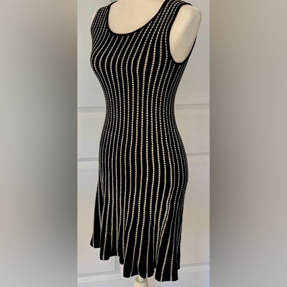 Max Studio mini dress in black with off white details size XS